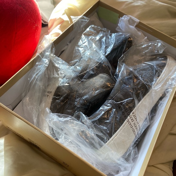 micheal kors slip on - Picture 2 of 5